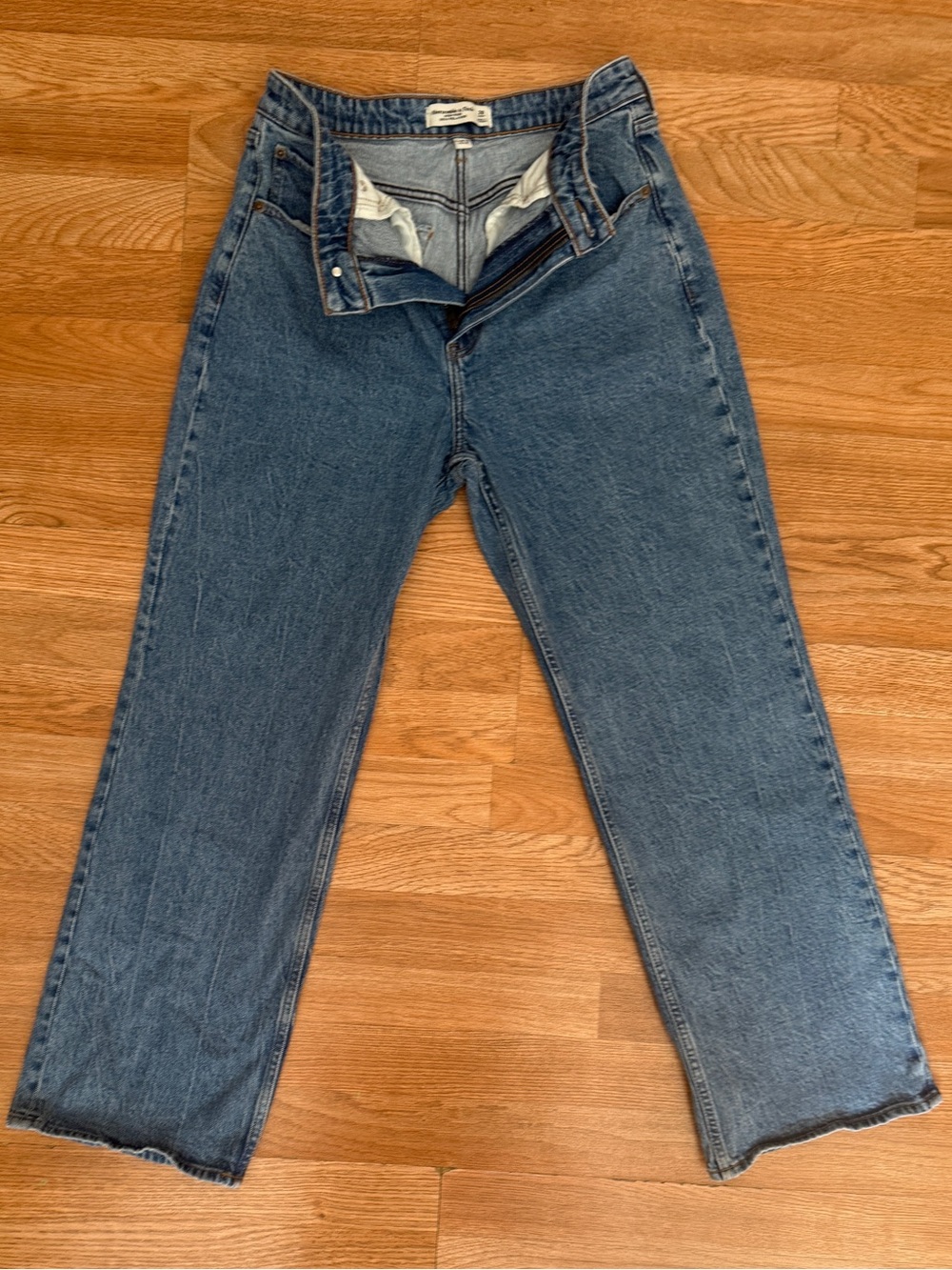 Abercrombie & Fitch High-Rise 90’s relaxed Curve love Size 28 Short